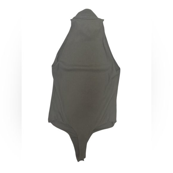 Victoria’s Secret Sport Small S/CH Black Sleeveless Ribbed Mock Neck Bodysuit - Picture 4 of 6